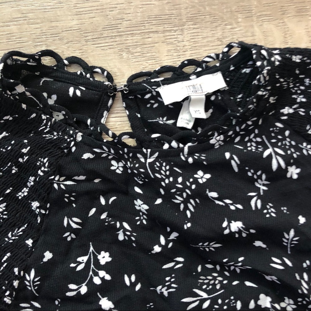 Joie Lissane Floral Peasant Shirred Top in Caviar - Picture 8 of 8